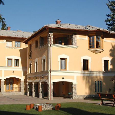 莱提蒂亚住宿加早餐旅馆 Kaposvár 外观 照片
