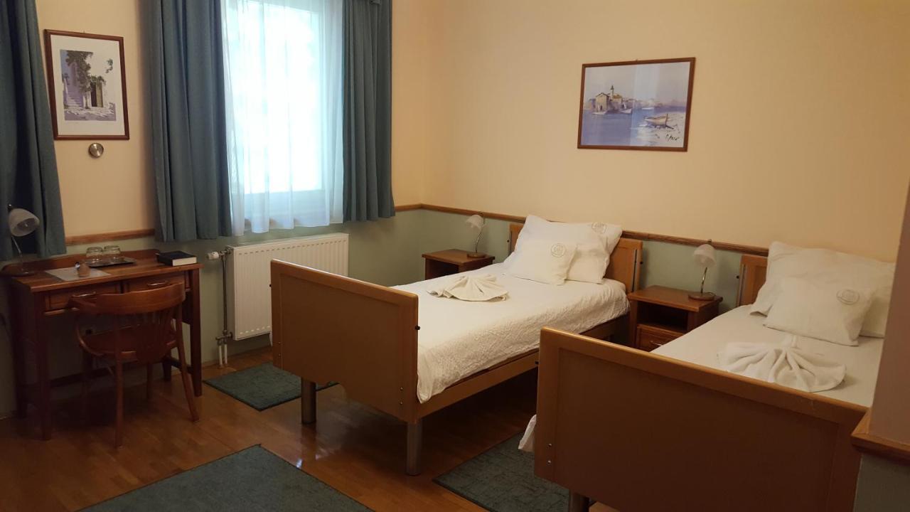 莱提蒂亚住宿加早餐旅馆 Kaposvár 外观 照片