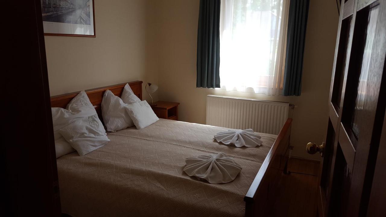 莱提蒂亚住宿加早餐旅馆 Kaposvár 外观 照片