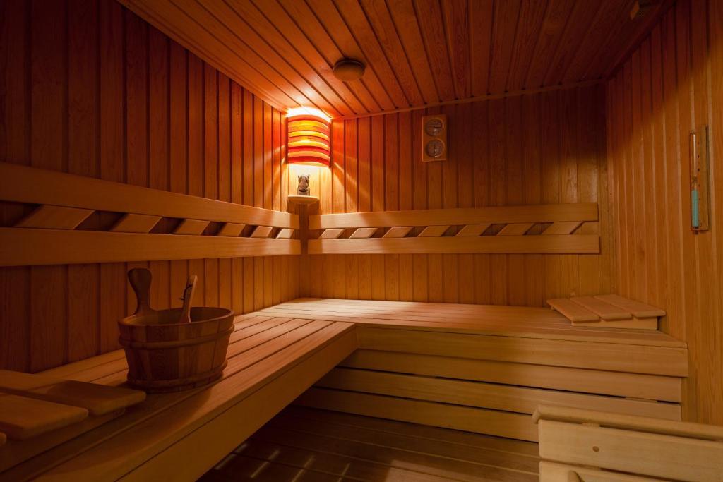 莱提蒂亚住宿加早餐旅馆 Kaposvár 外观 照片